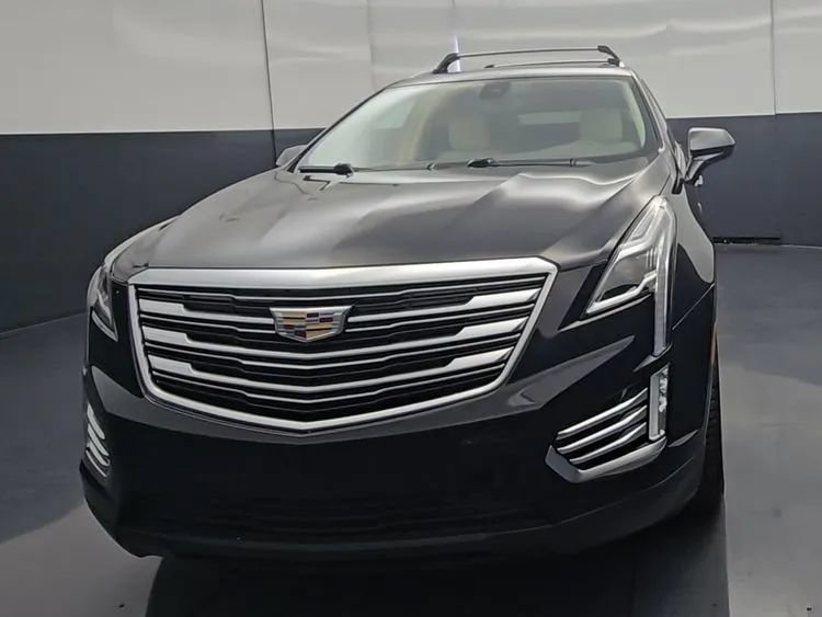 Used 2017 Cadillac XT5 Premium Luxury FWD image 4