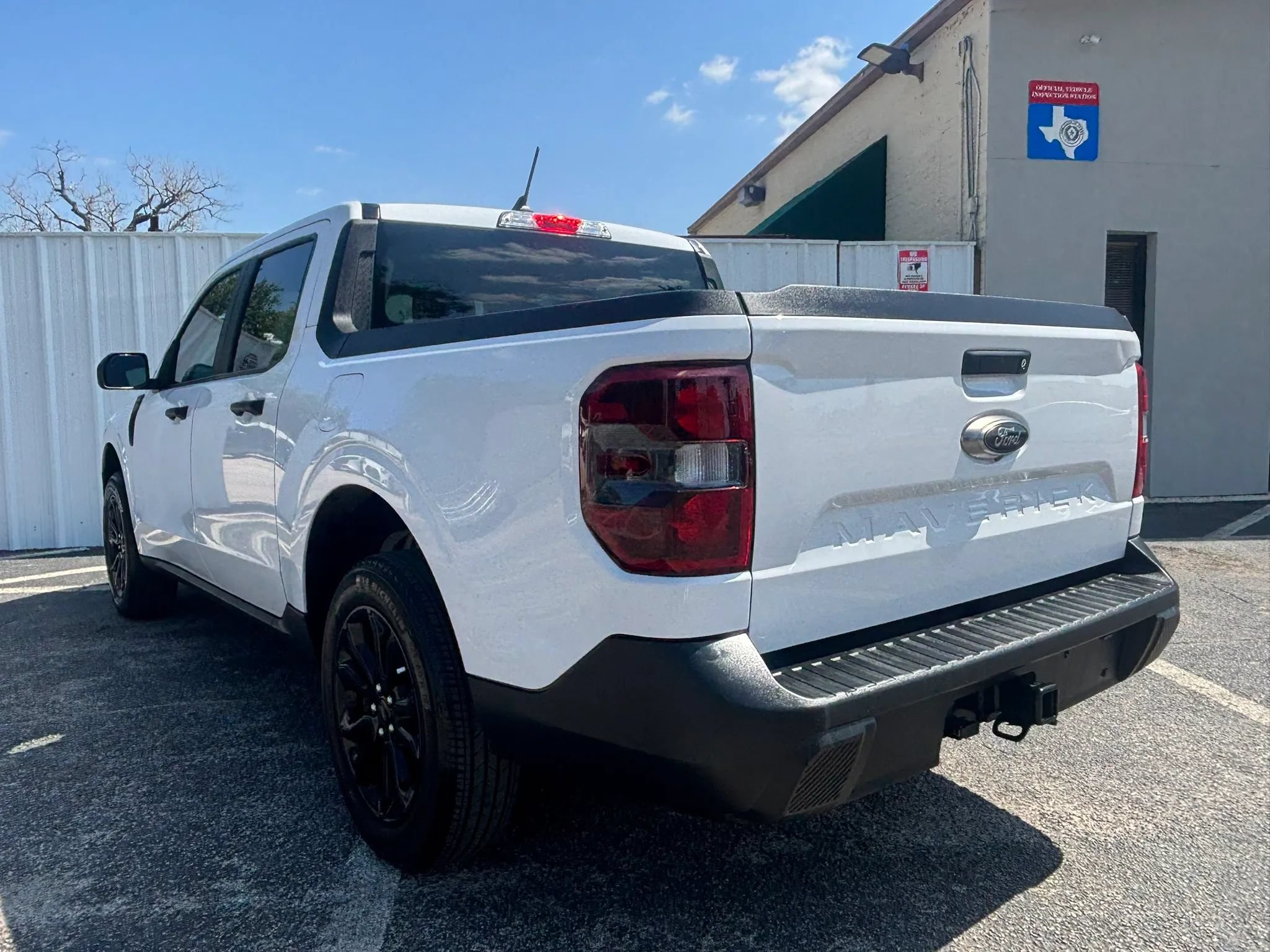 Used 2024 Ford Maverick XLT w/ XLT Luxury Package FWD image 3