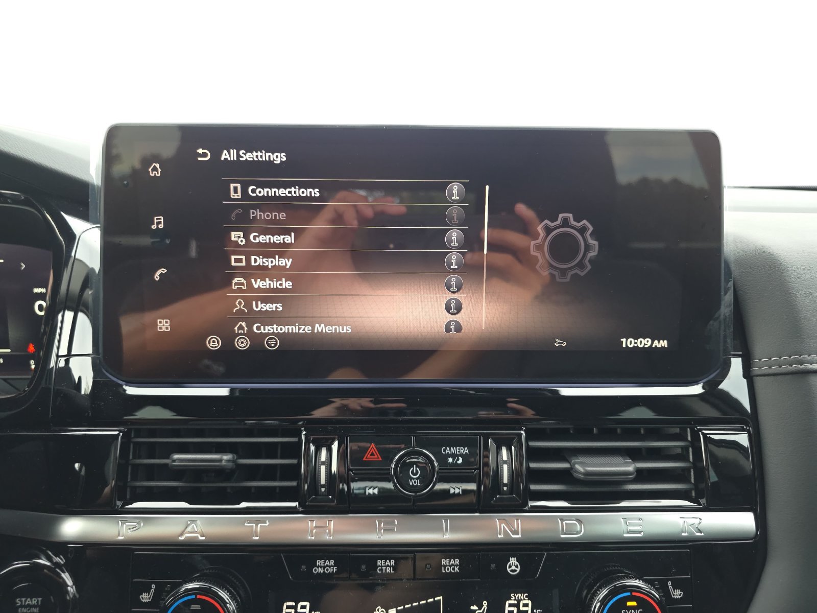 New 2026 Nissan Pathfinder Platinum w/ Accent Package FWD image 21