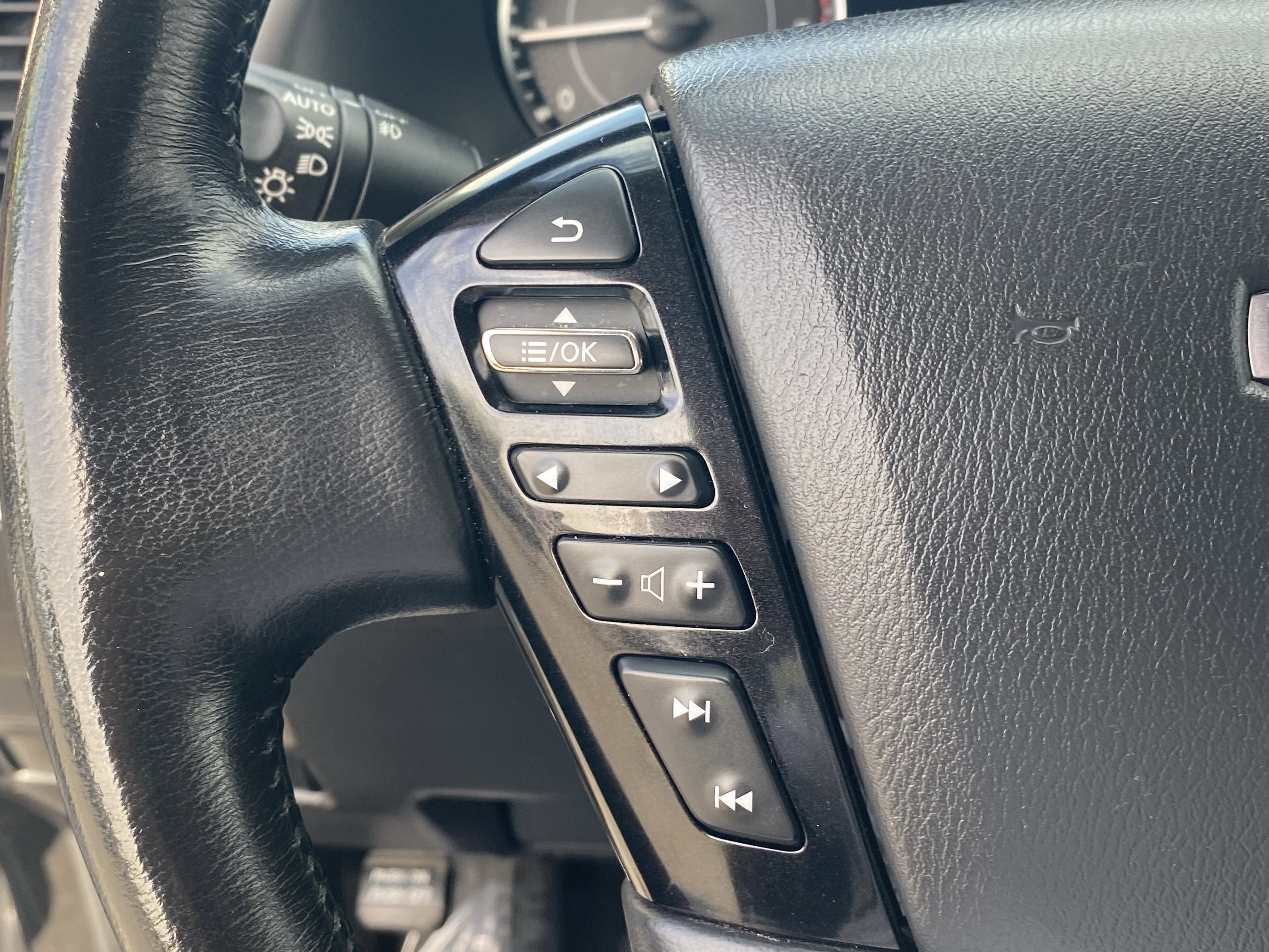 Used 2023 Nissan Armada SL image 27