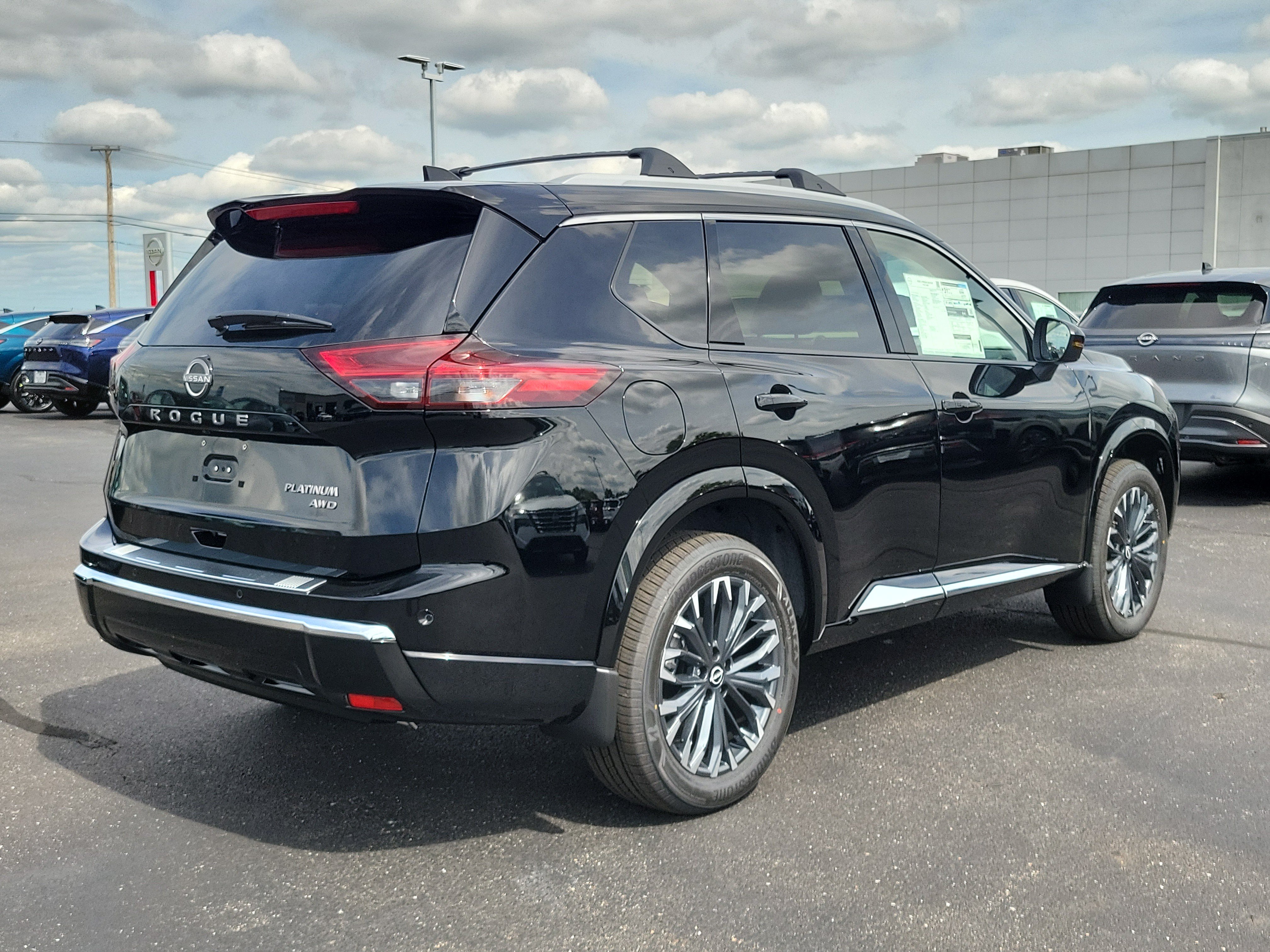 New 2026 Nissan Rogue Platinum w/ Platinum Premium Package AWD/4WD image 4