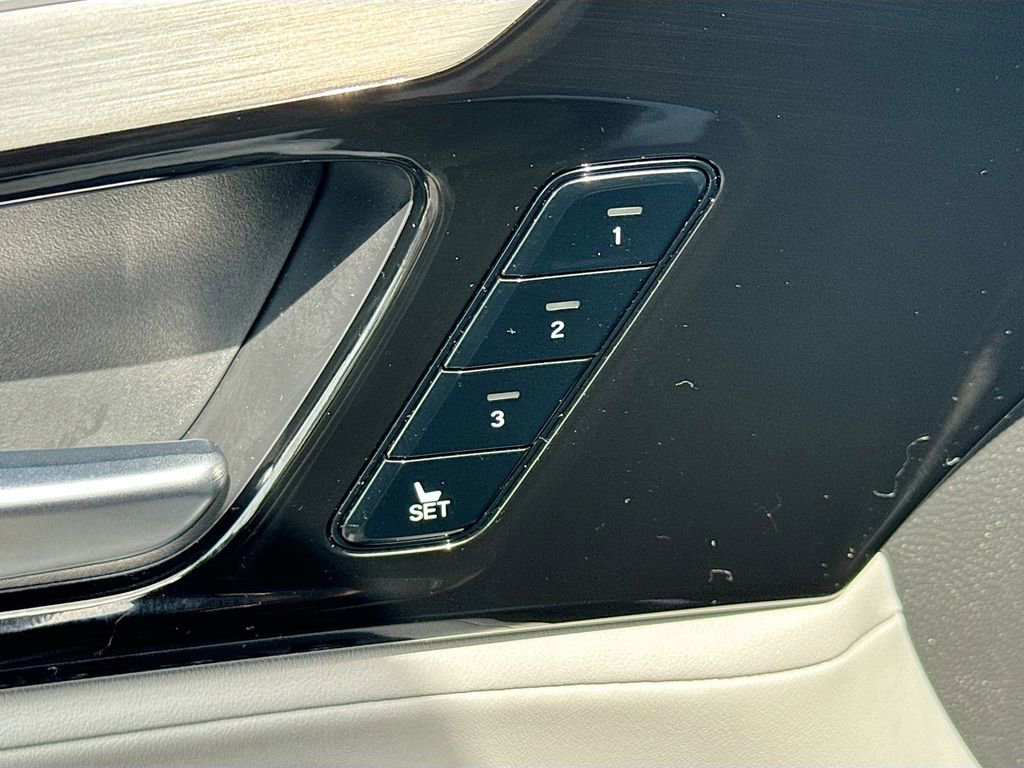 Used 2022 Acura MDX SH-AWD w/ Technology Package image 19