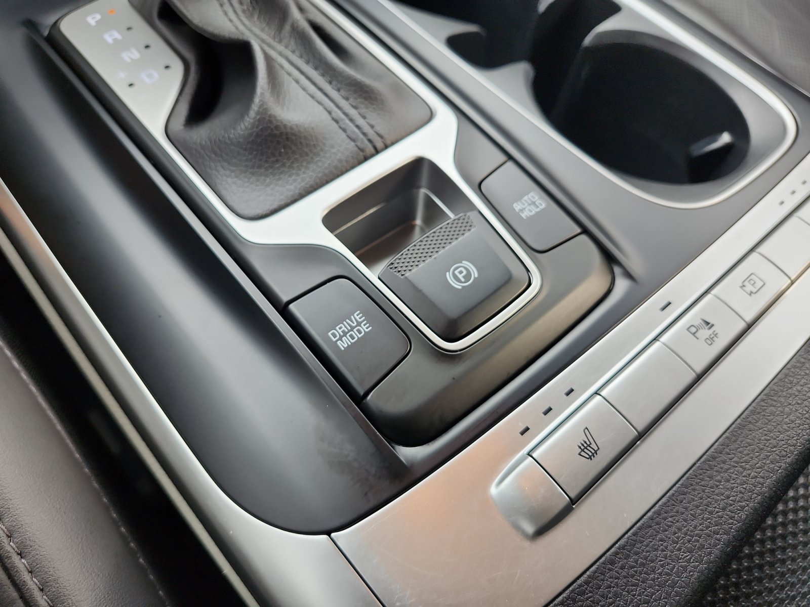 Used 2024 Kia Carnival LX FWD image 22