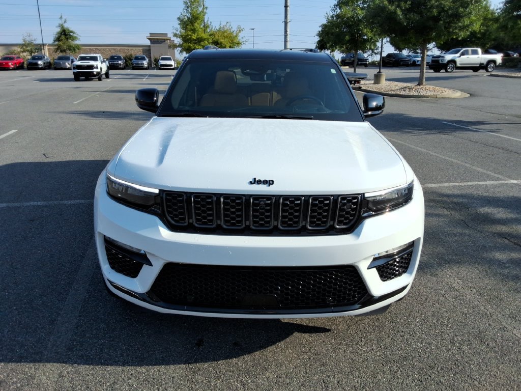 Used 2025 Jeep Grand Cherokee Summit AWD/4WD image 2