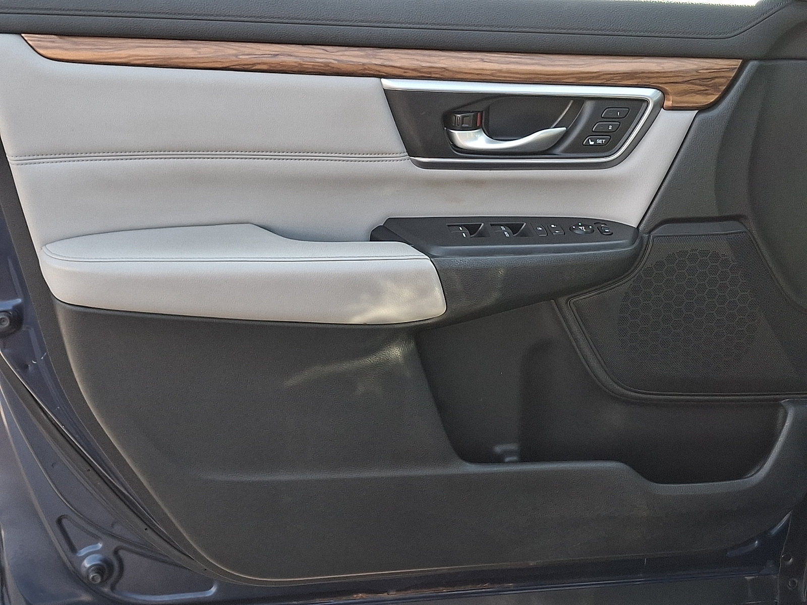 Used 2017 Honda CR-V EX-L image 13