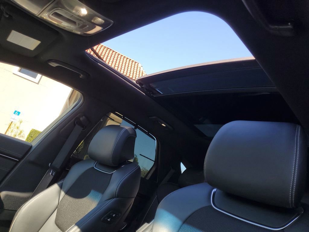 Used 2025 Genesis GV70 2.5T w/ Sport Prestige Package image 28