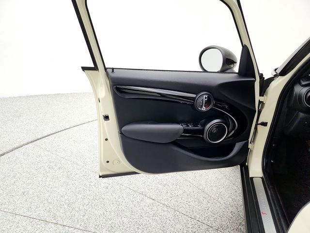 Used 2015 MINI Cooper S image 22