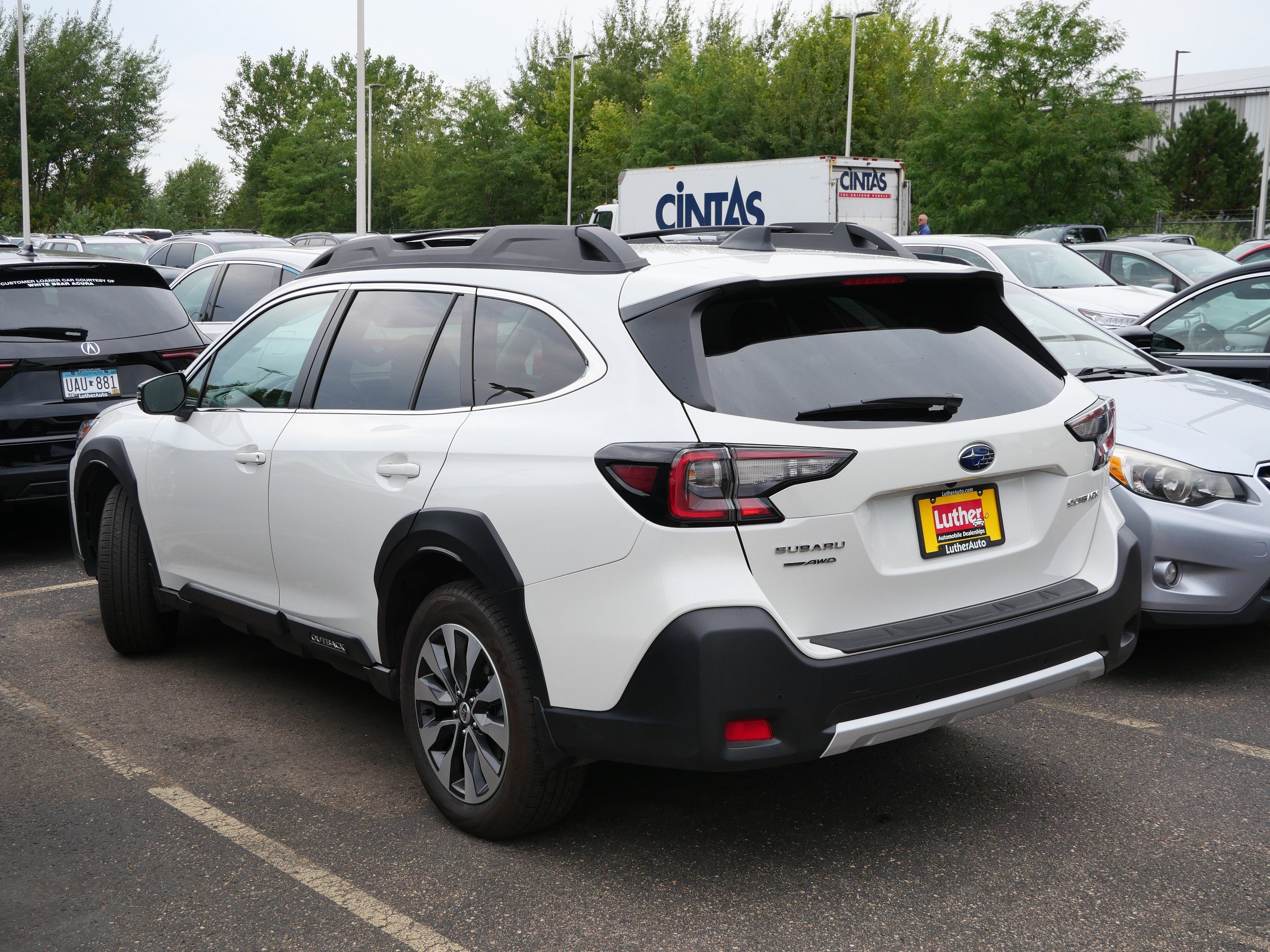 Used 2025 Subaru Outback Limited AWD/4WD image 4