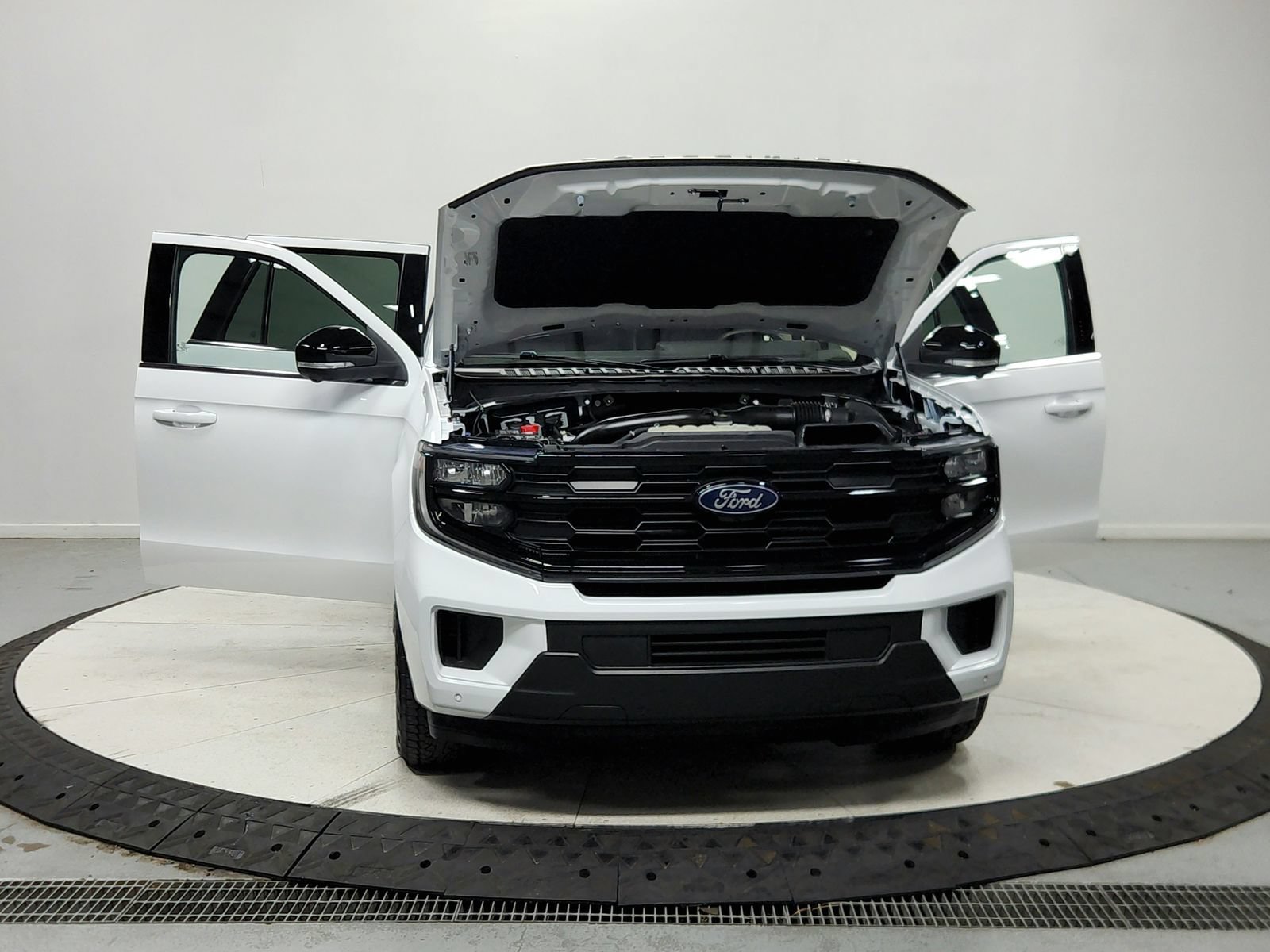 Used 2025 Ford Expedition Active AWD/4WD image 11