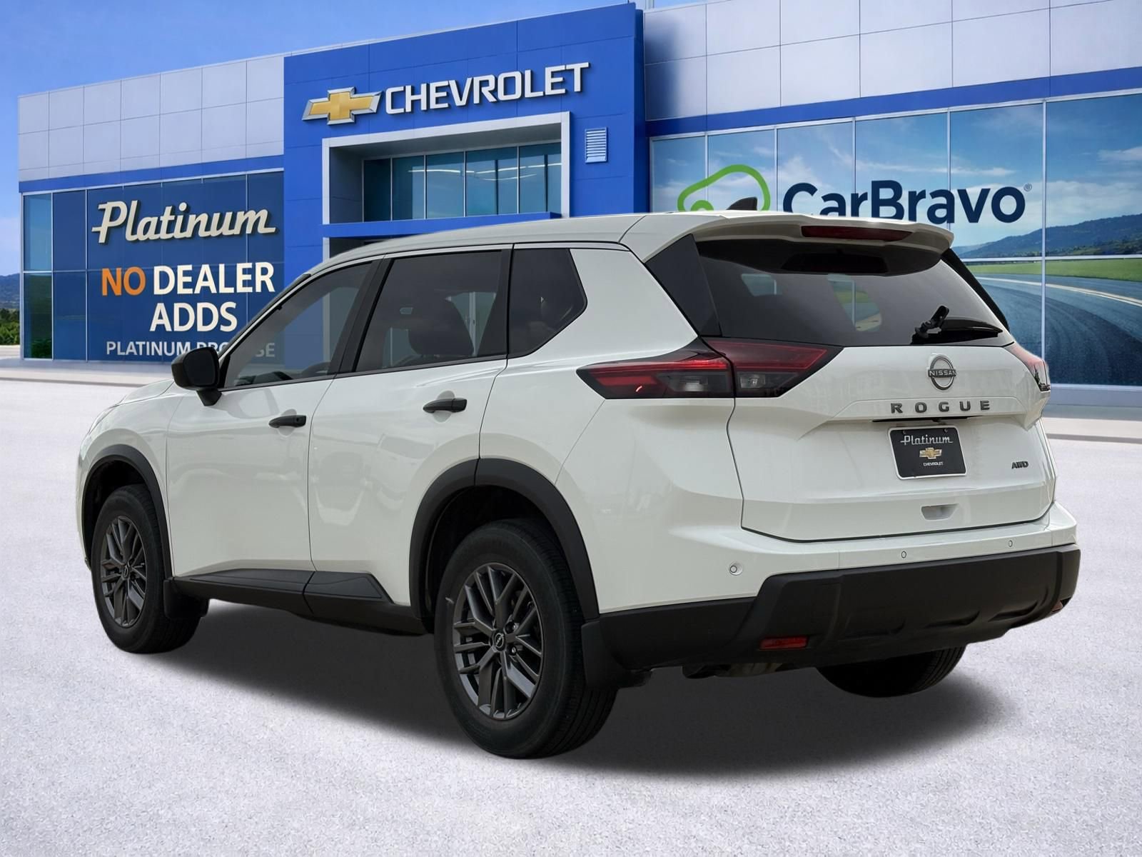 Used 2024 Nissan Rogue S image 5