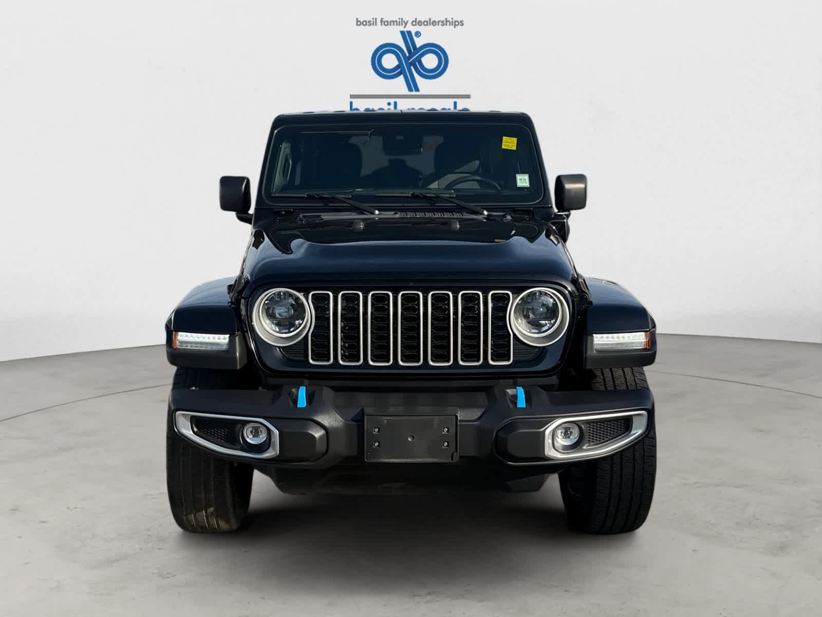 Used 2024 Jeep Wrangler Unlimited Sahara w/ Safety Group AWD/4WD image 9