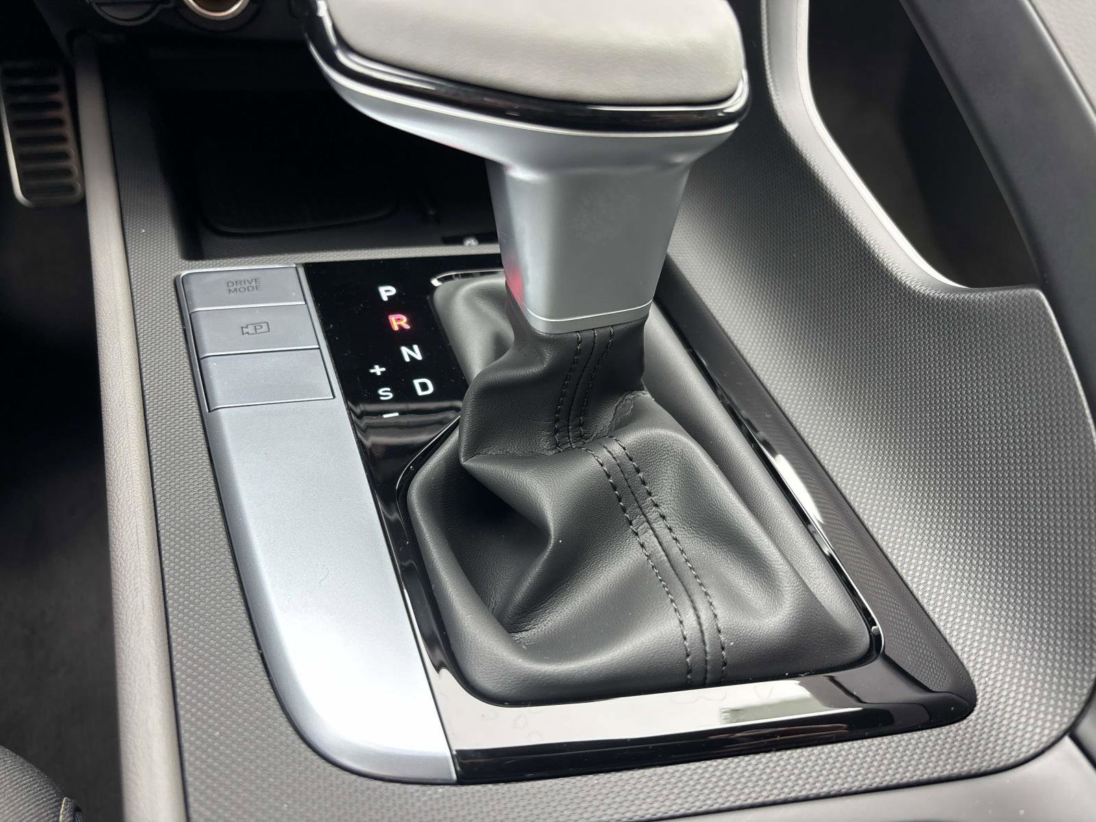 New 2025 Hyundai Elantra Sport w/ Cargo Package image 11