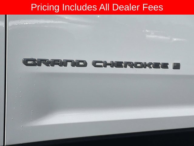 Used 2025 Jeep Grand Cherokee L Laredo AWD/4WD image 11