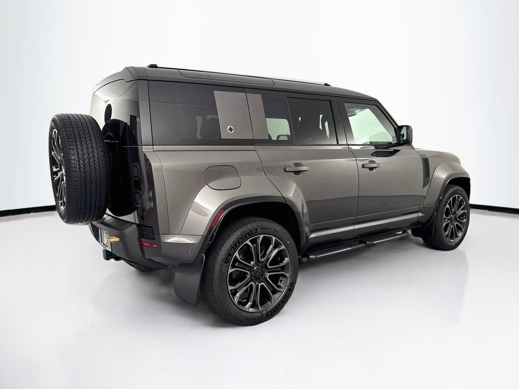 New 2026 Land Rover Defender 110 OCTA AWD/4WD image 5