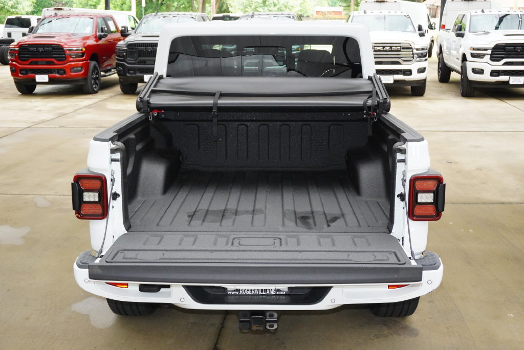 Used 2023 Jeep Gladiator Overland AWD/4WD image 30