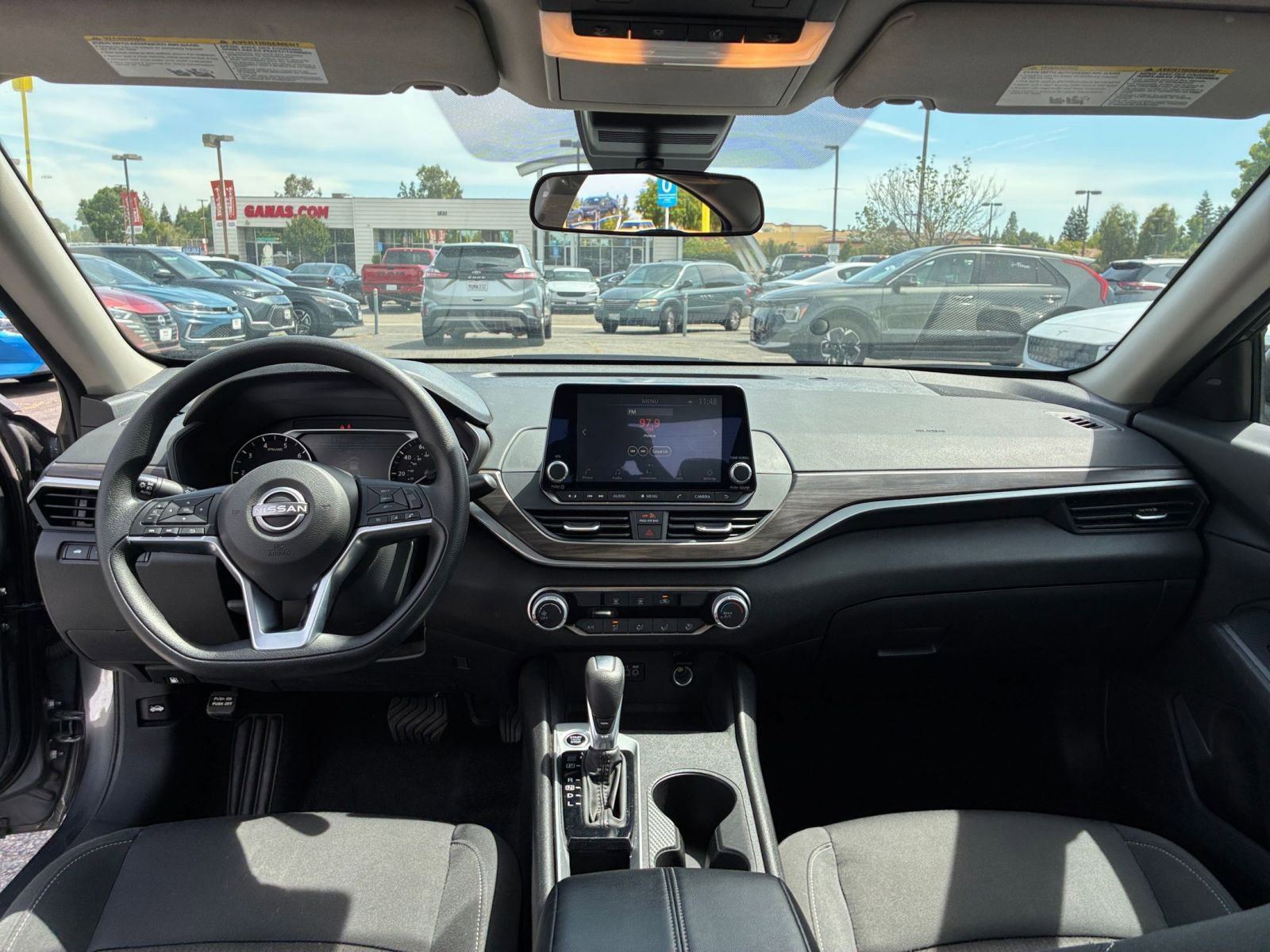 Used 2025 Nissan Altima 2.5 SV FWD image 33