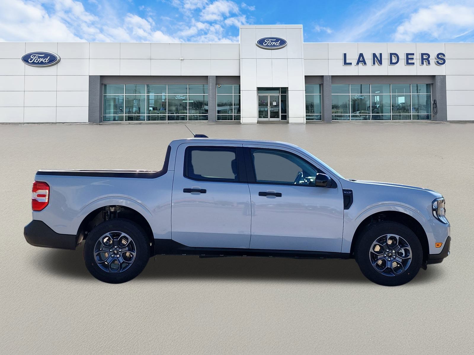 New 2025 Ford Maverick XLT w/ XLT Luxury Package image 2