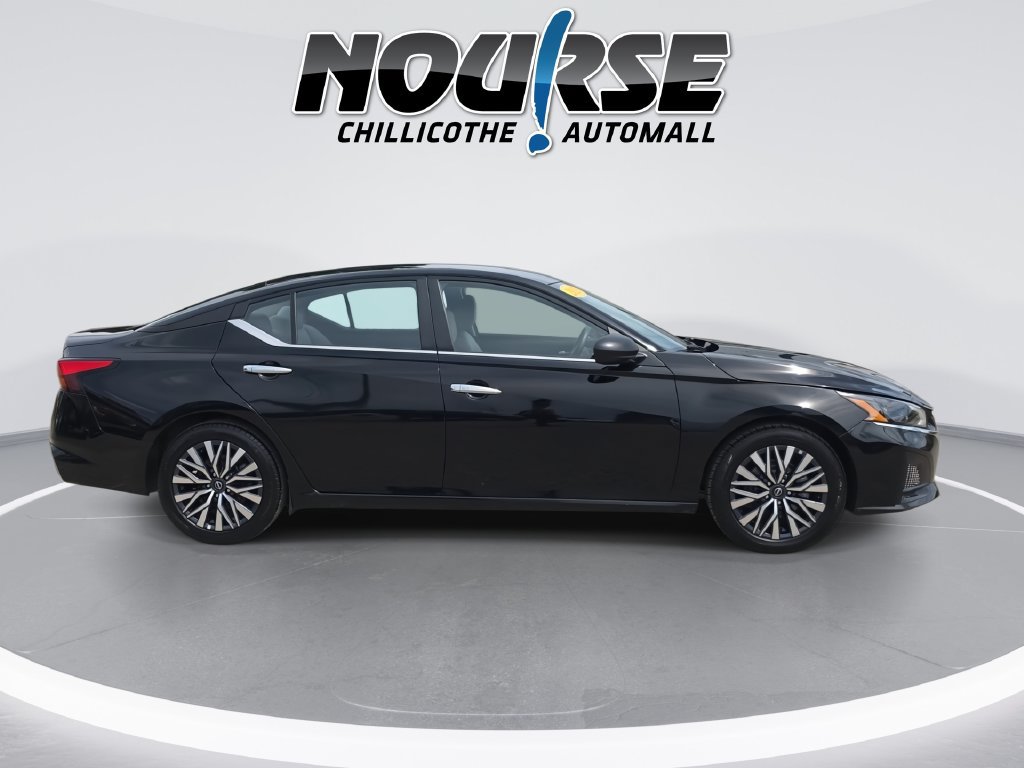 Used 2025 Nissan Altima 2.5 SV FWD image 9