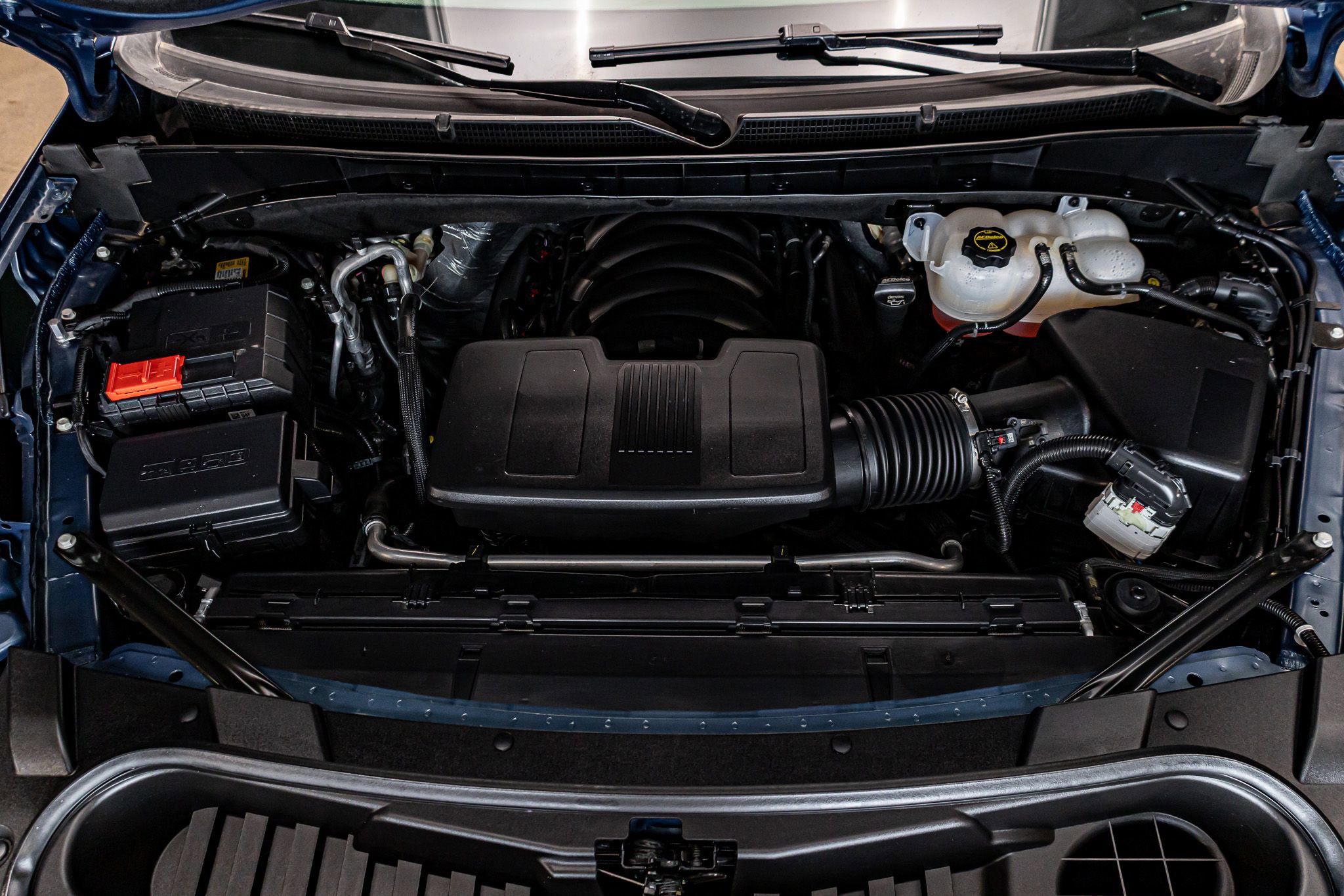 Used 2025 Cadillac Escalade Sport Platinum w/ LPO, Floor Liner Package image 33