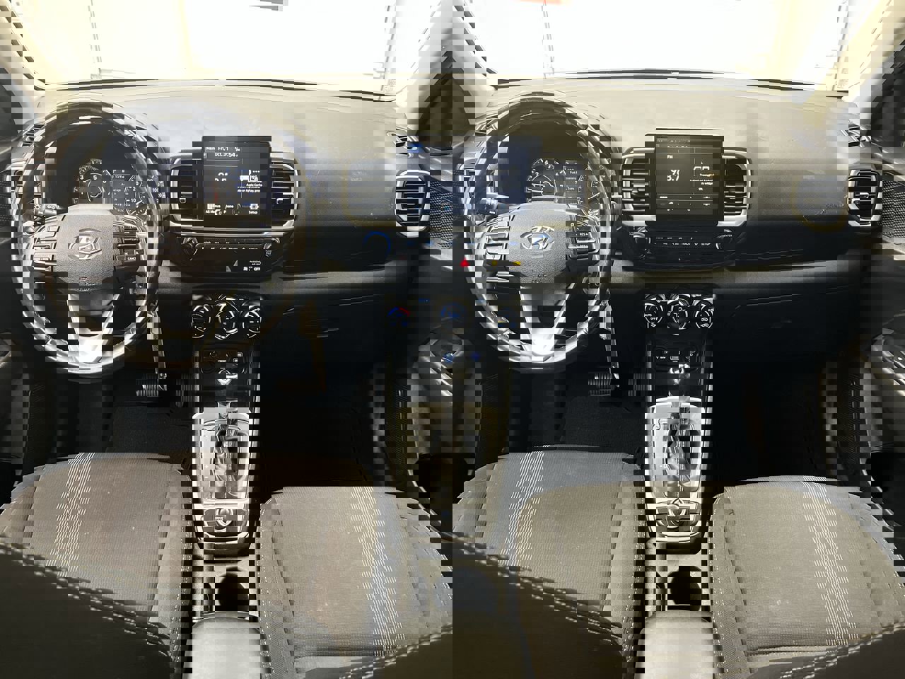 Used 2021 Hyundai Venue SEL image 4