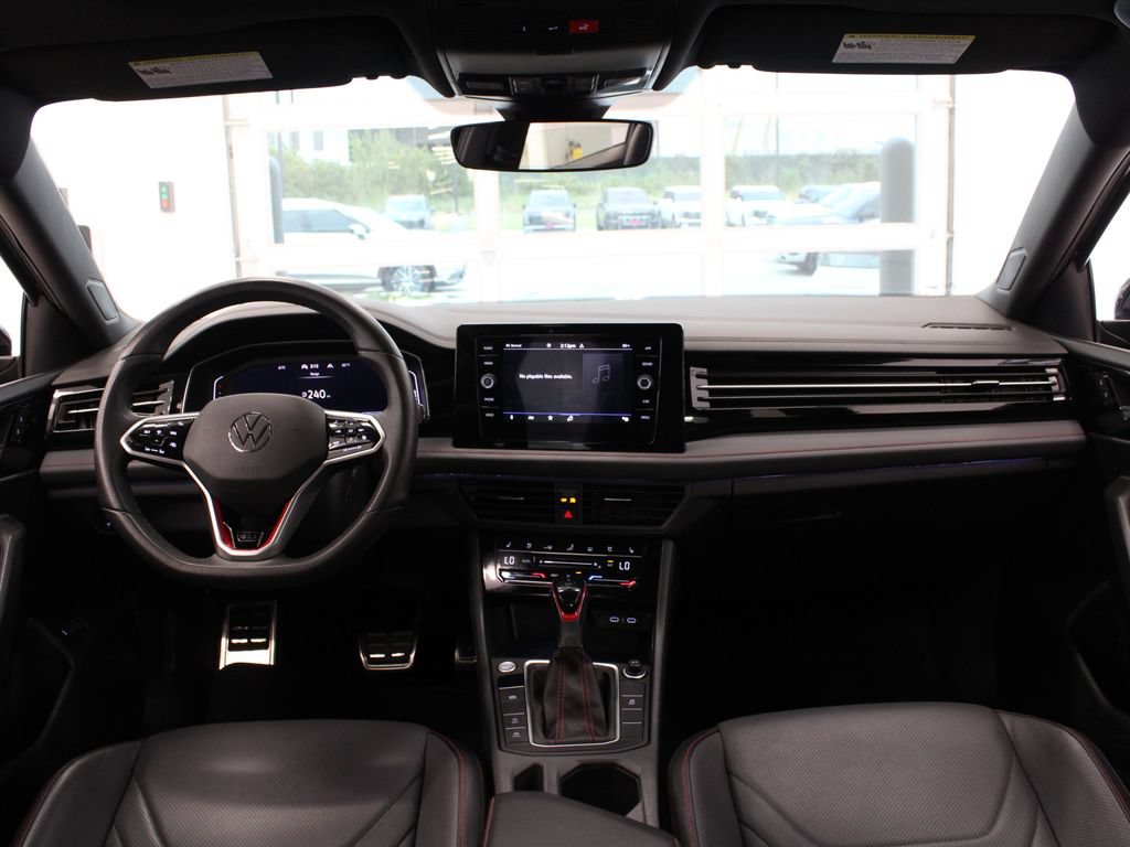 Used 2025 Volkswagen Jetta GLI Autobahn FWD image 17