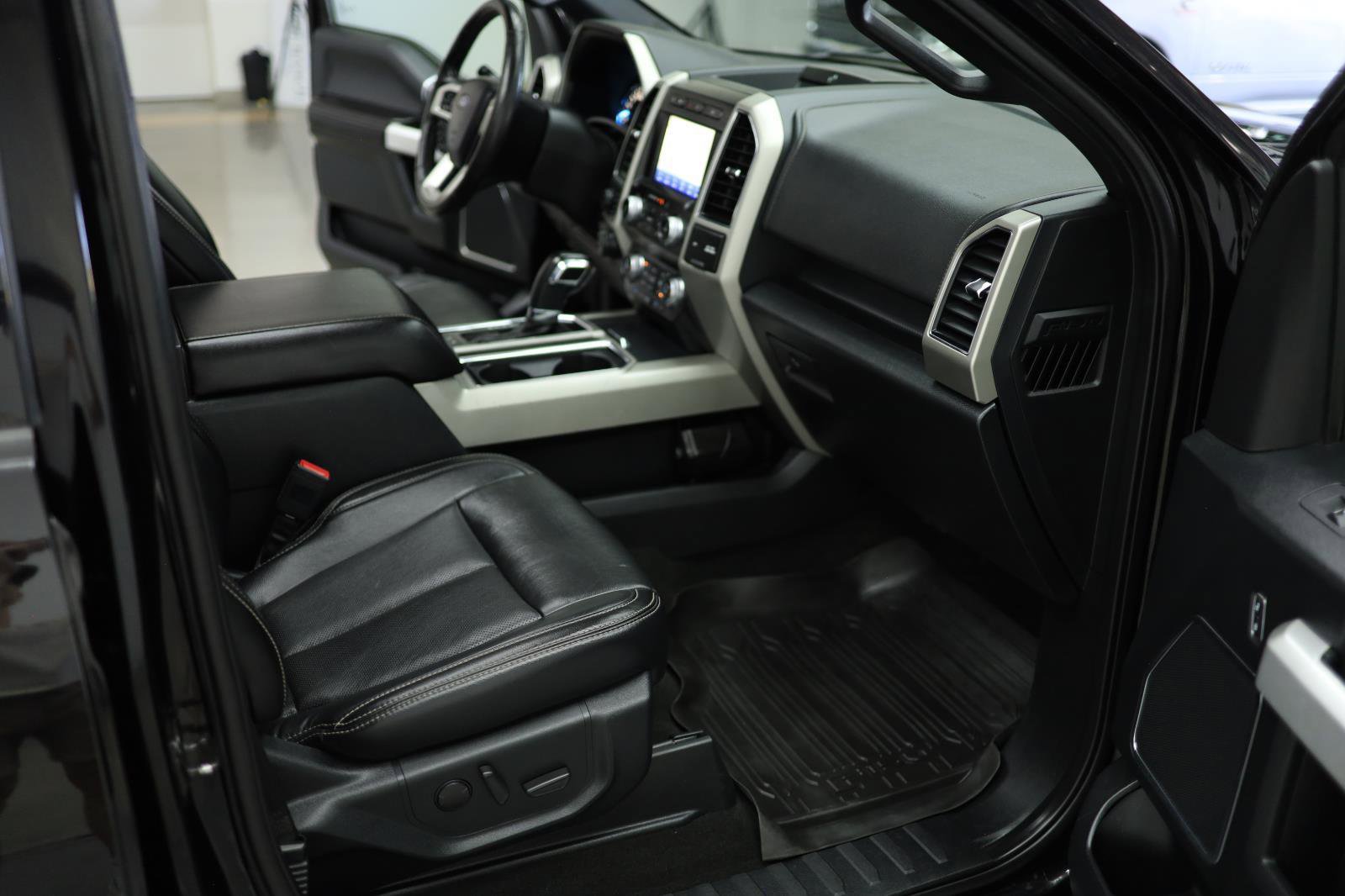 Used 2020 Ford F150 Lariat w/ Equipment Group 502A Luxury image 59