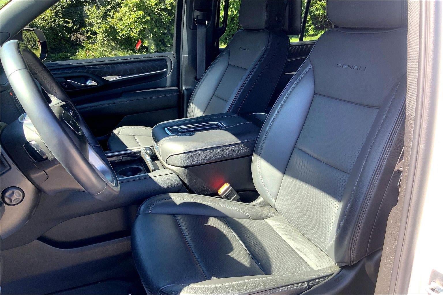 Used 2023 GMC Yukon Denali w/ Denali Reserve Package AWD/4WD image 23
