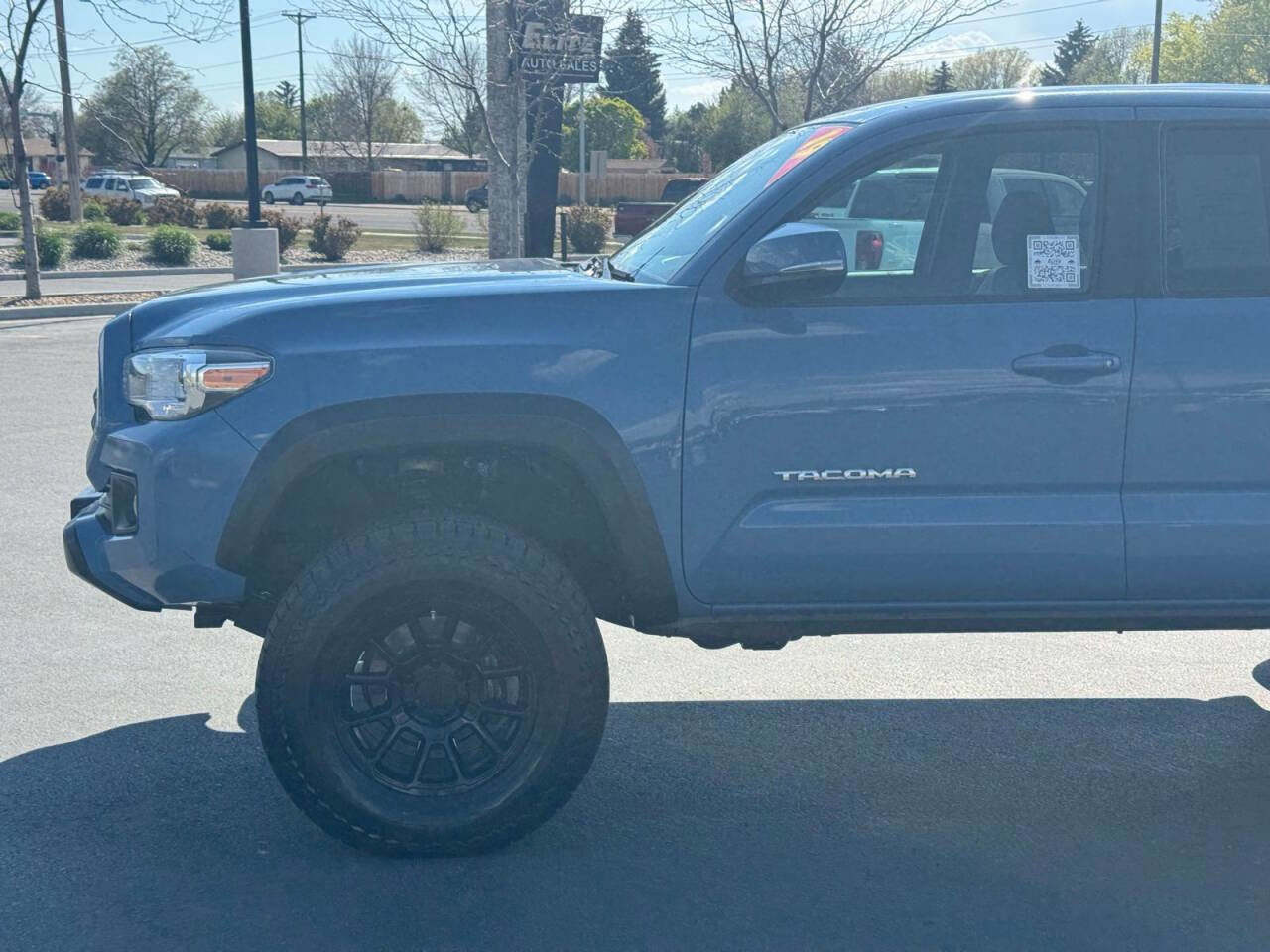 Used 2019 Toyota Tacoma TRD Off-Road AWD/4WD image 10