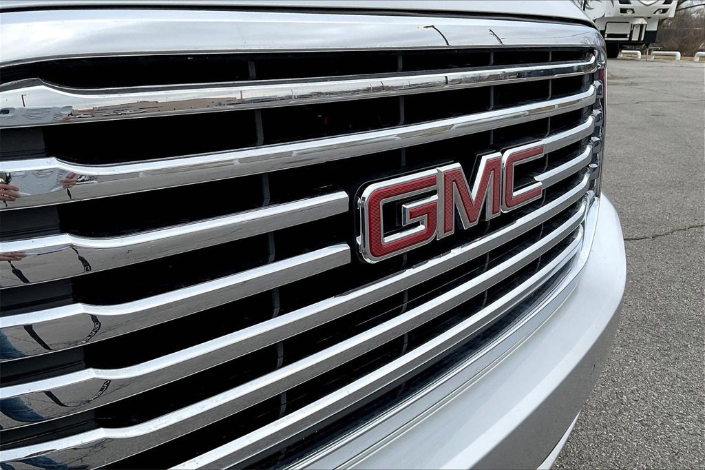 Used 2019 GMC Yukon XL SLT w/ Premium Edition image 31