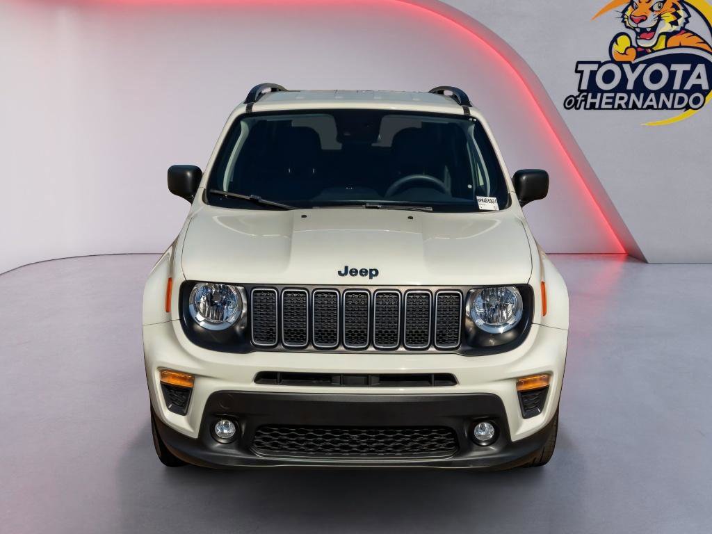 Used 2022 Jeep Renegade Latitude image 2