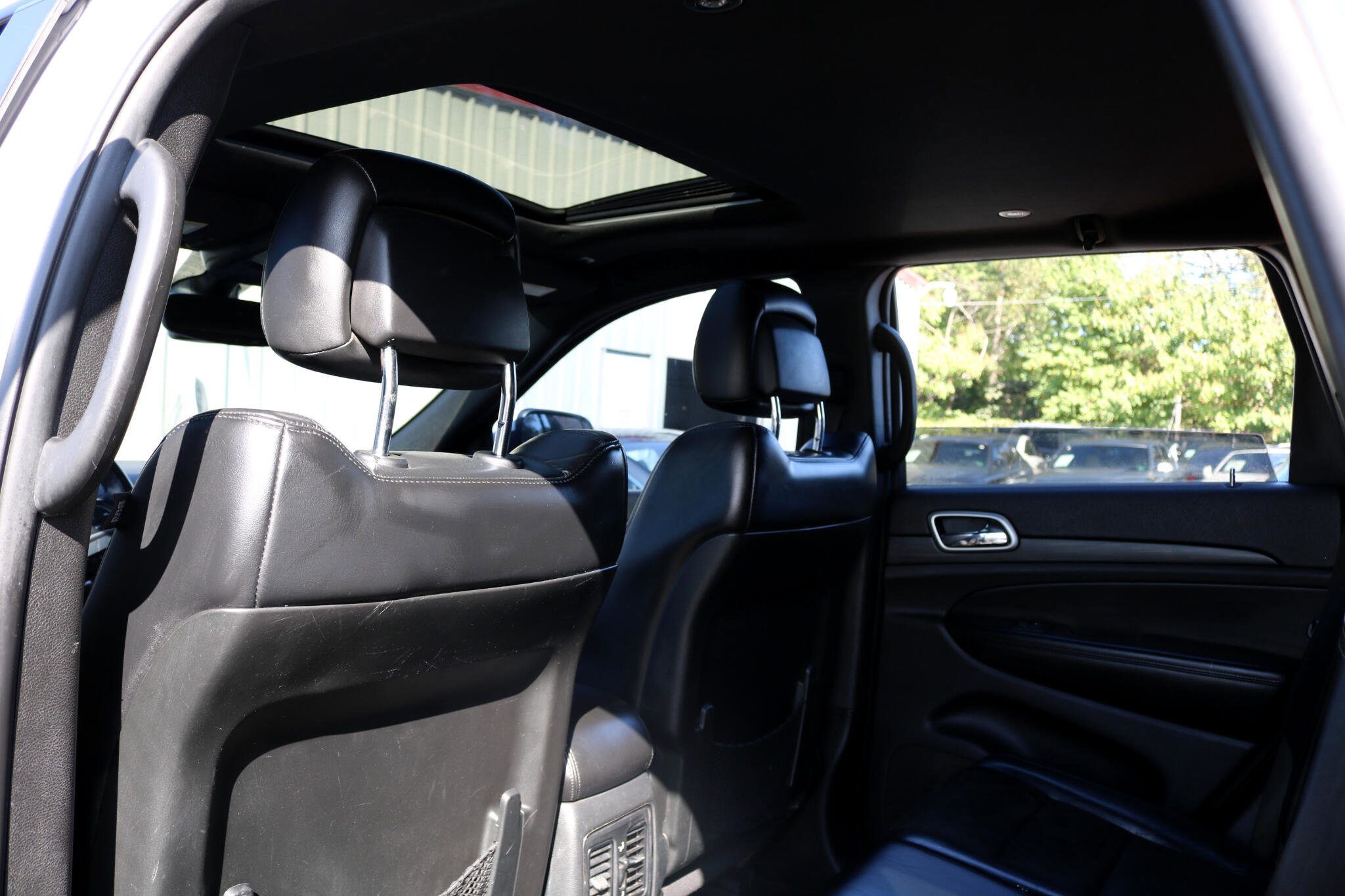 Used 2019 Jeep Grand Cherokee Altitude image 37