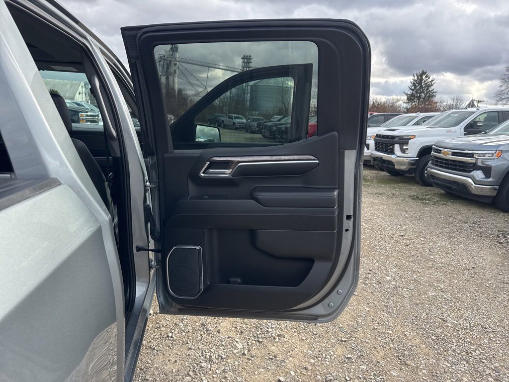 Used 2023 Chevrolet Silverado 1500 LTZ w/ LTZ Premium Package image 29