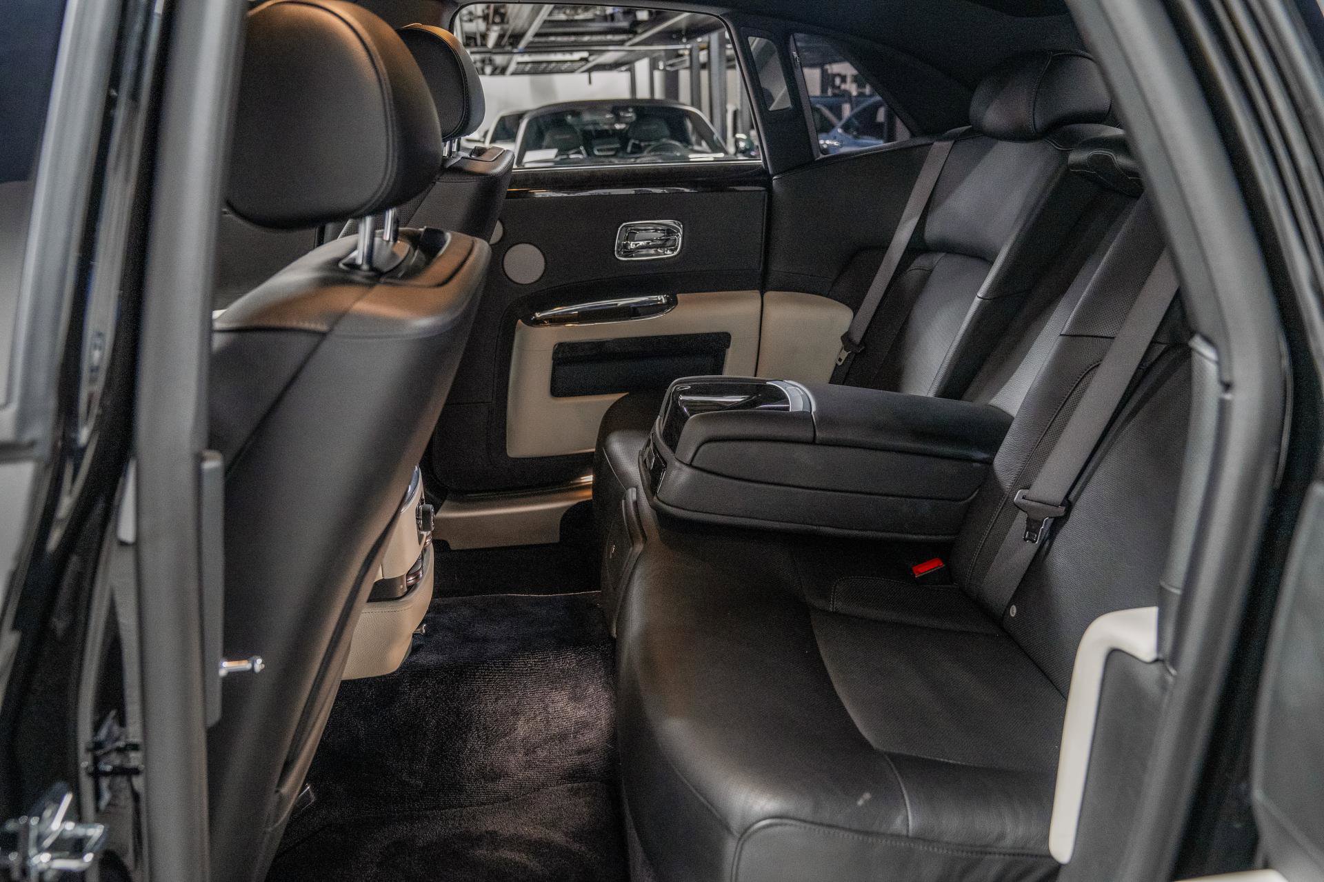 Used 2014 Rolls-Royce Ghost image 30