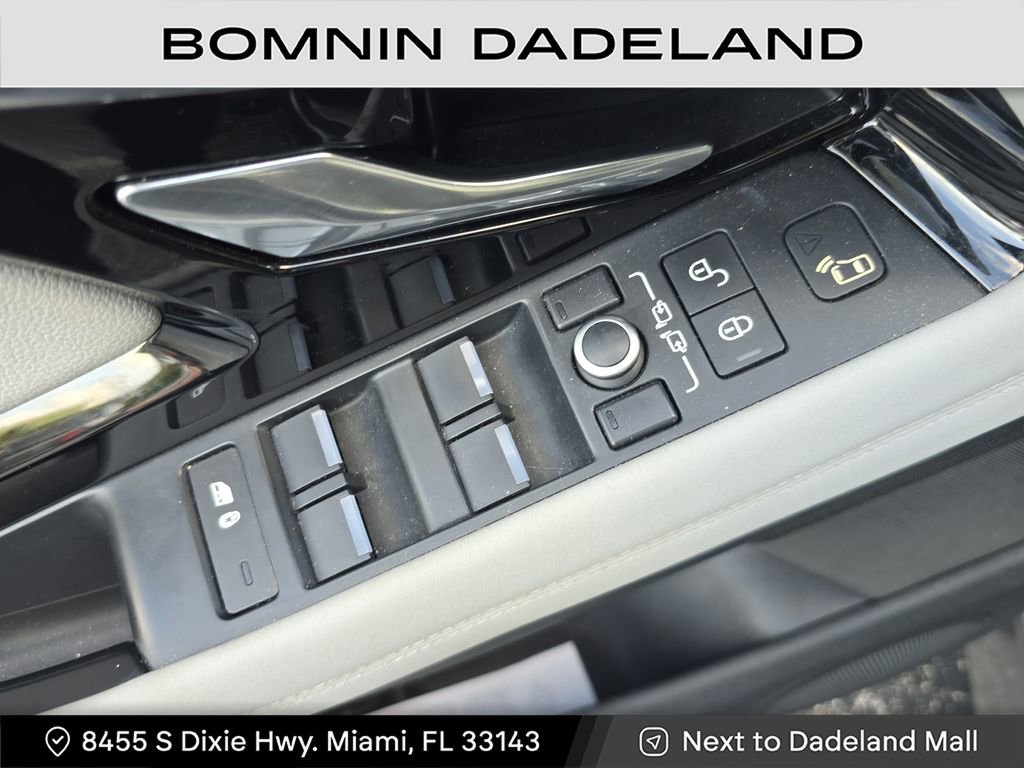 Used 2020 Land Rover Range Rover Evoque R-Dynamic SE image 15