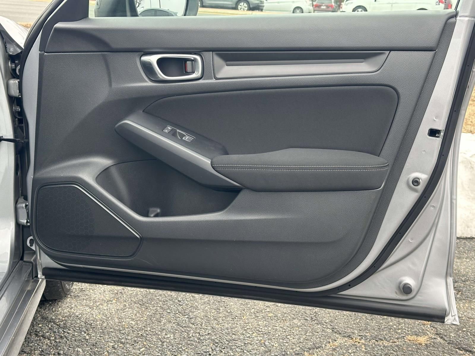Used 2023 Honda Civic Sport image 9