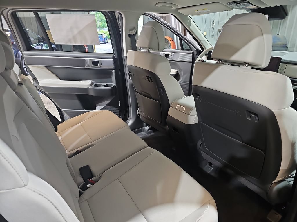New 2026 Hyundai Santa Fe SE FWD image 11