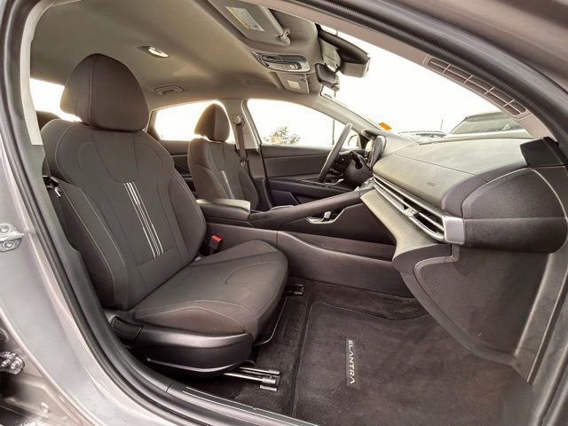 Used 2024 Hyundai Elantra SEL image 33
