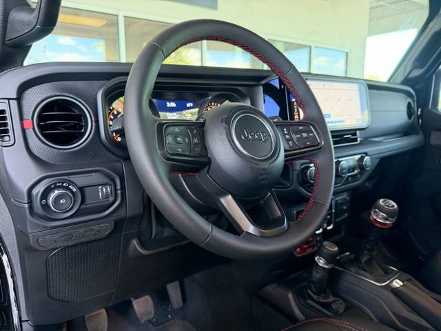 Used 2024 Jeep Wrangler Unlimited Rubicon AWD/4WD image 13