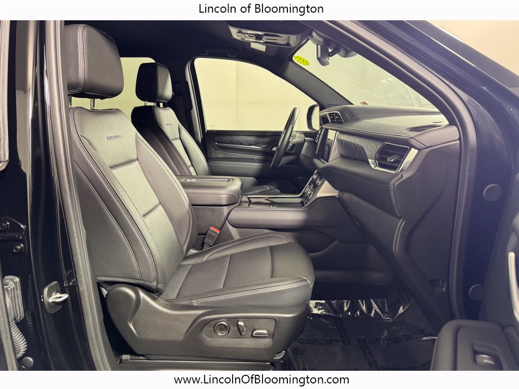 Used 2024 GMC Yukon XL Denali AWD/4WD image 10