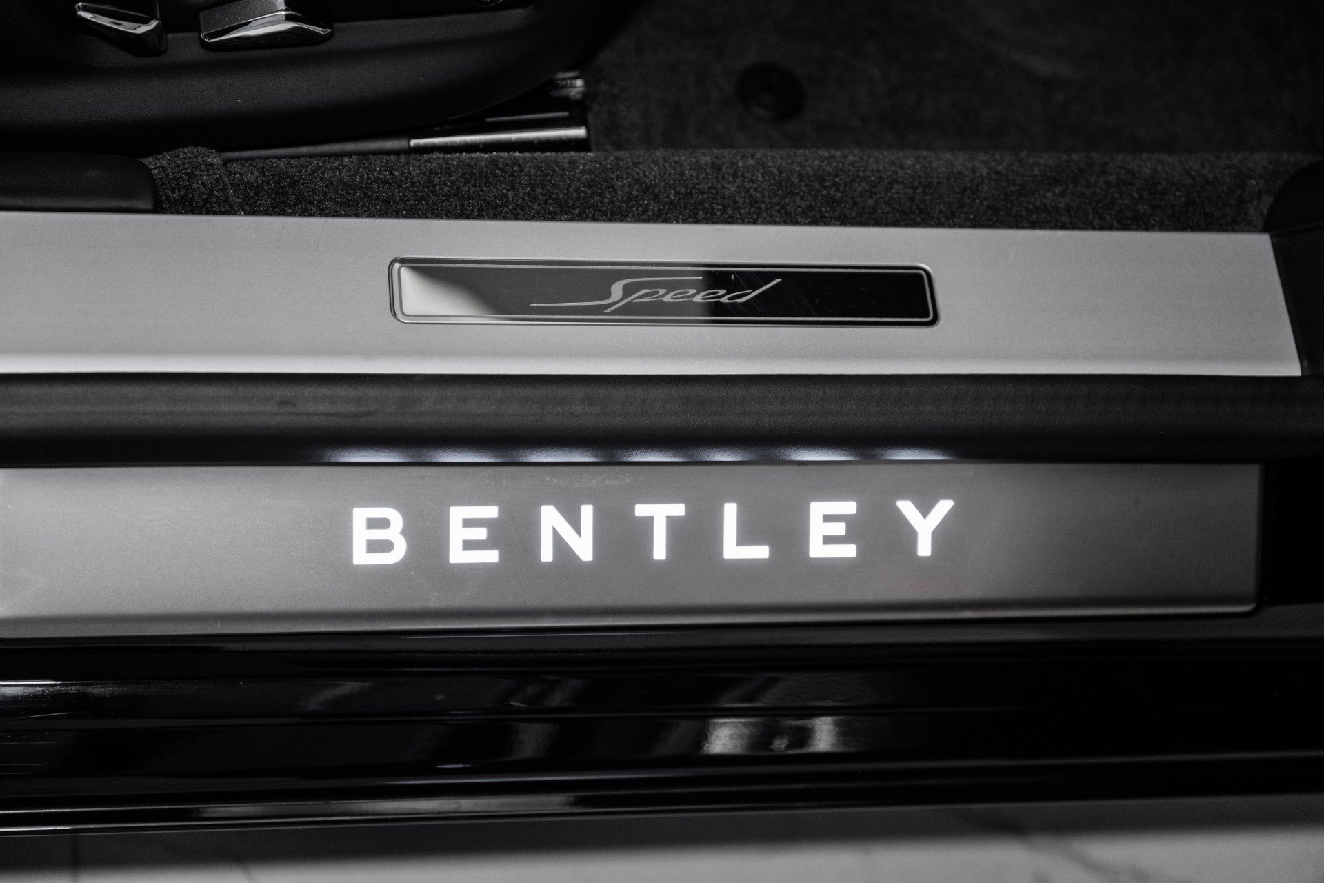 Used 2024 Bentley Flying Spur W12 image 56