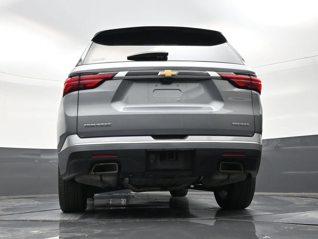 Used 2023 Chevrolet Traverse Premier FWD image 23