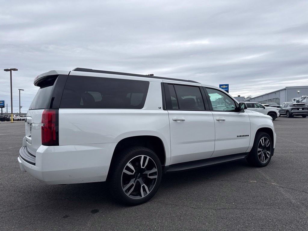Used 2020 Chevrolet Suburban LT w/ RST Edition AWD/4WD image 4