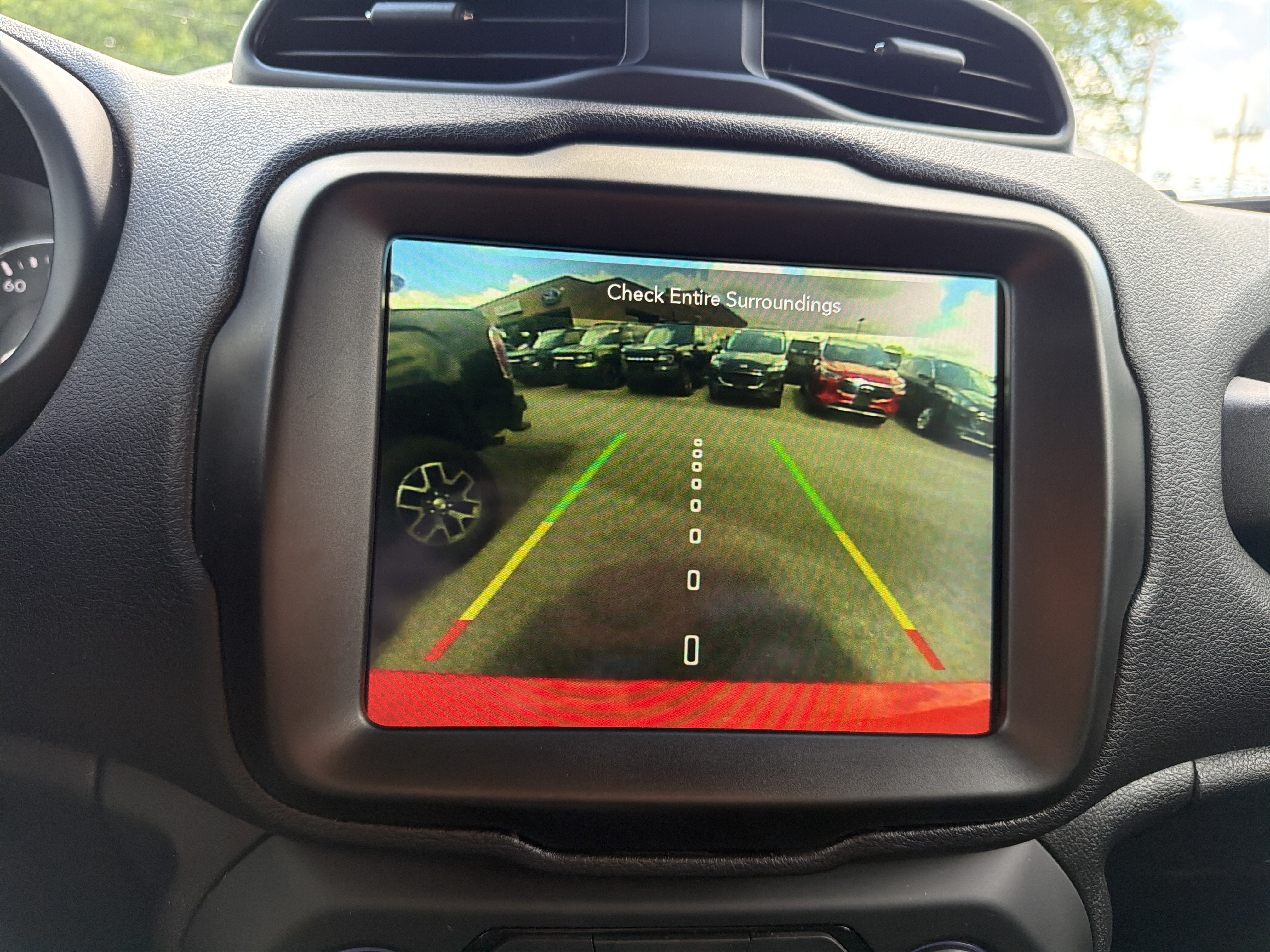 Used 2022 Jeep Renegade Latitude AWD/4WD image 17