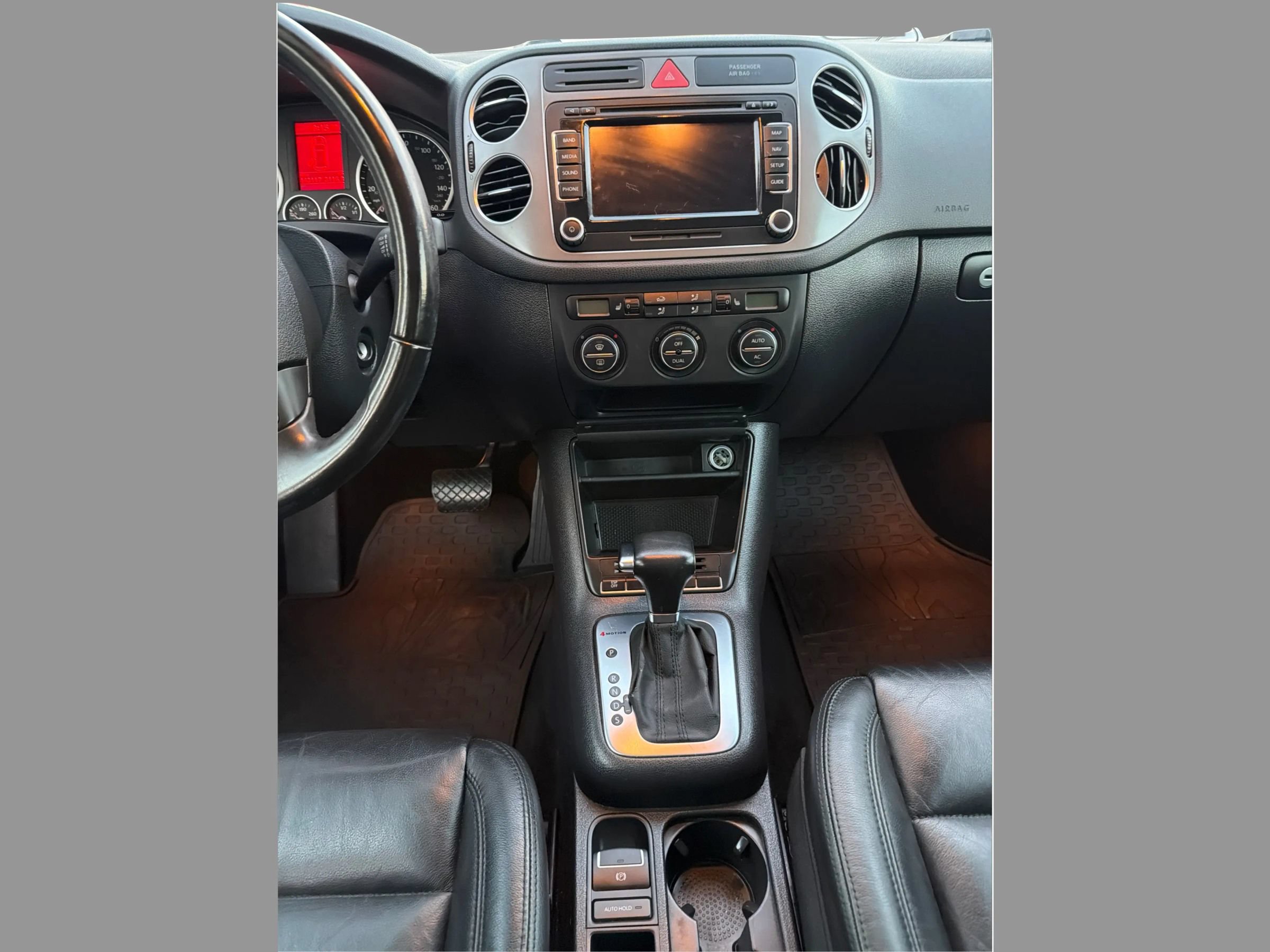 Used 2009 Volkswagen Tiguan SE AWD/4WD image 16