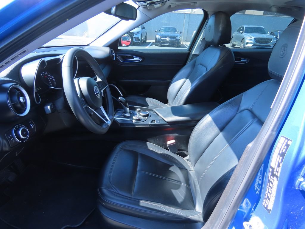Used 2019 Alfa Romeo Giulia w/ Nero Edizione image 10