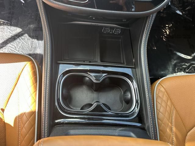 Used 2022 Chrysler Pacifica Pinnacle FWD image 22