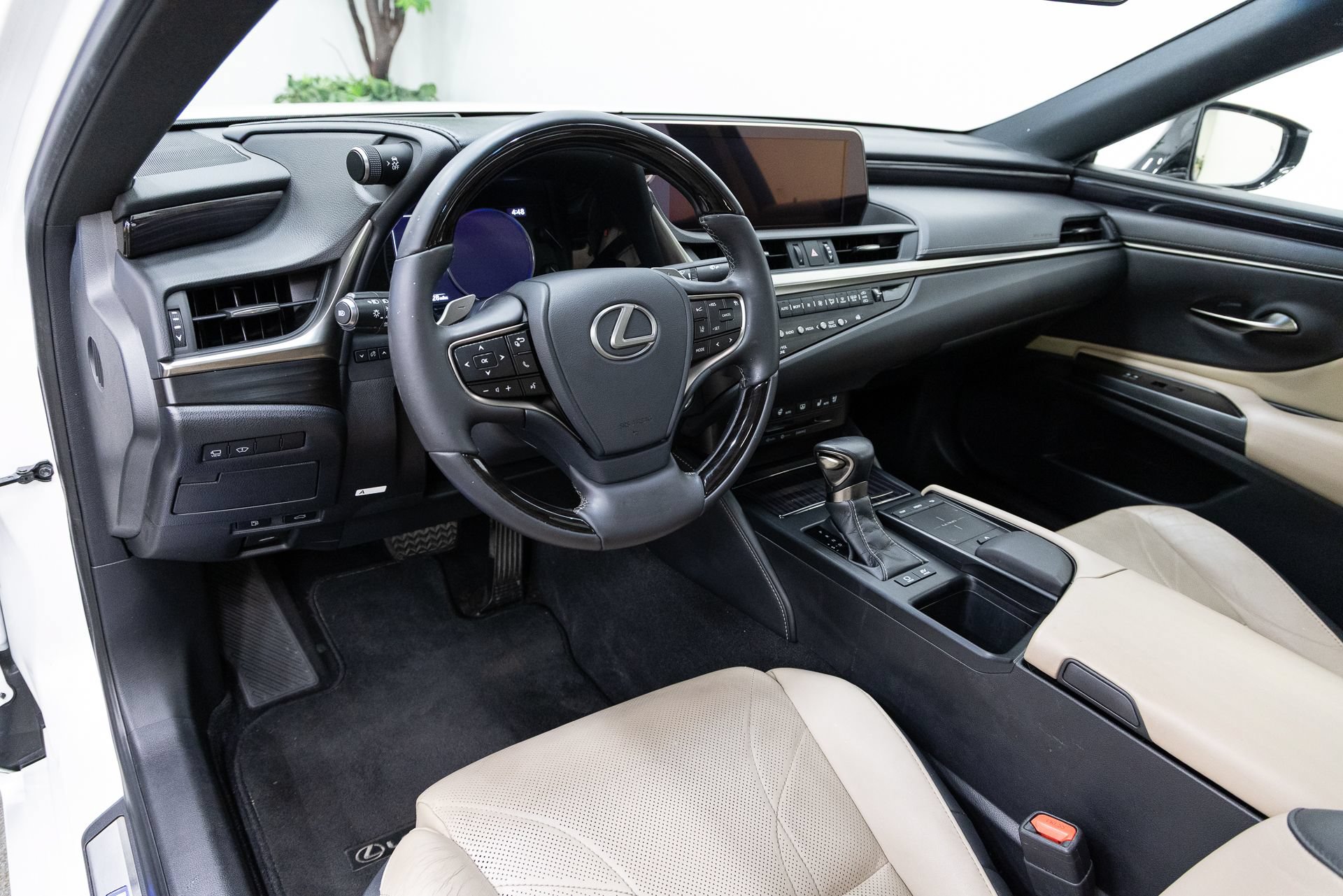 Used 2019 Lexus ES 300h FWD image 6