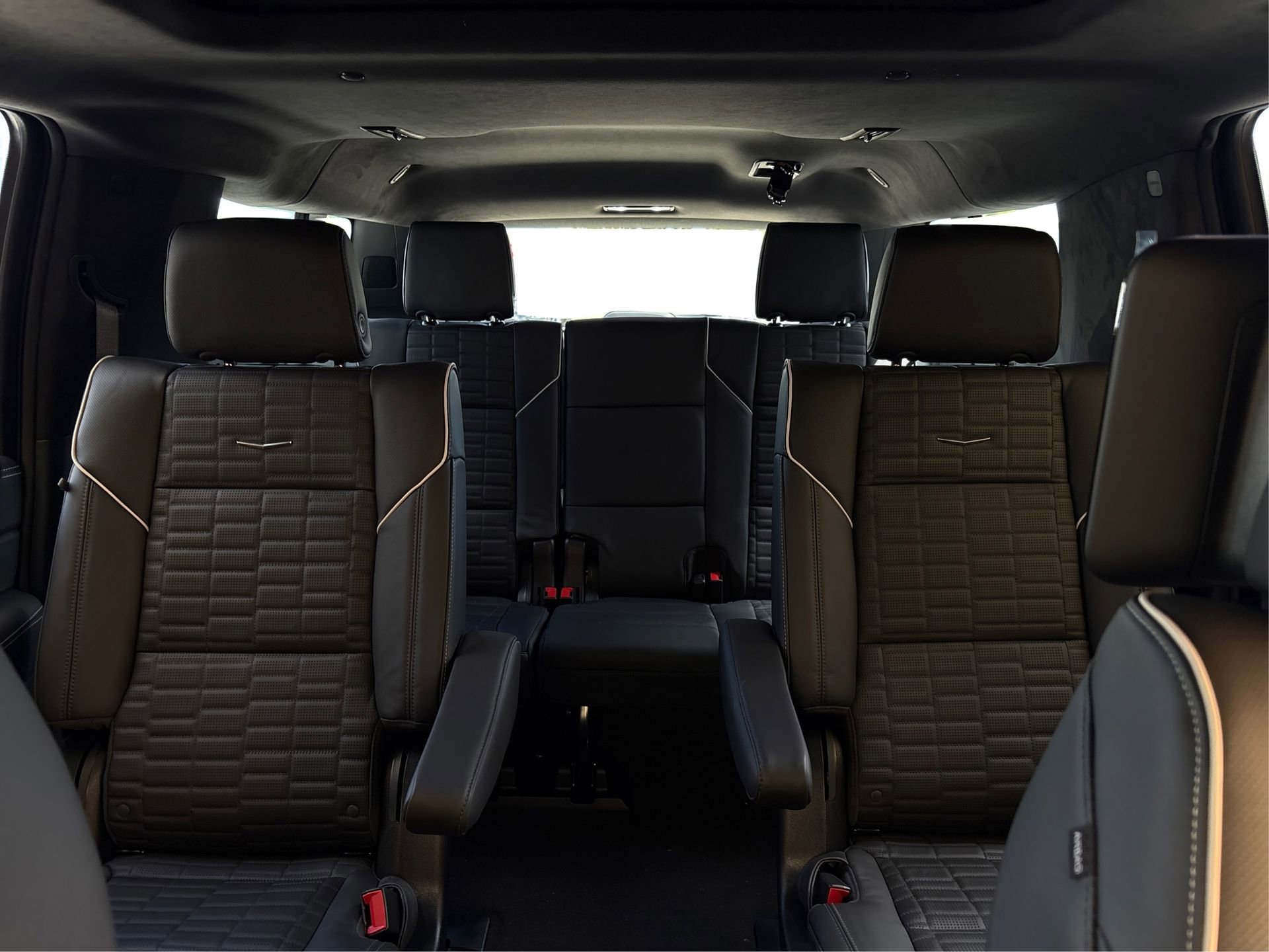 New 2026 Cadillac Escalade ESV Platinum Sport w/ LPO, ONYX Package image 17