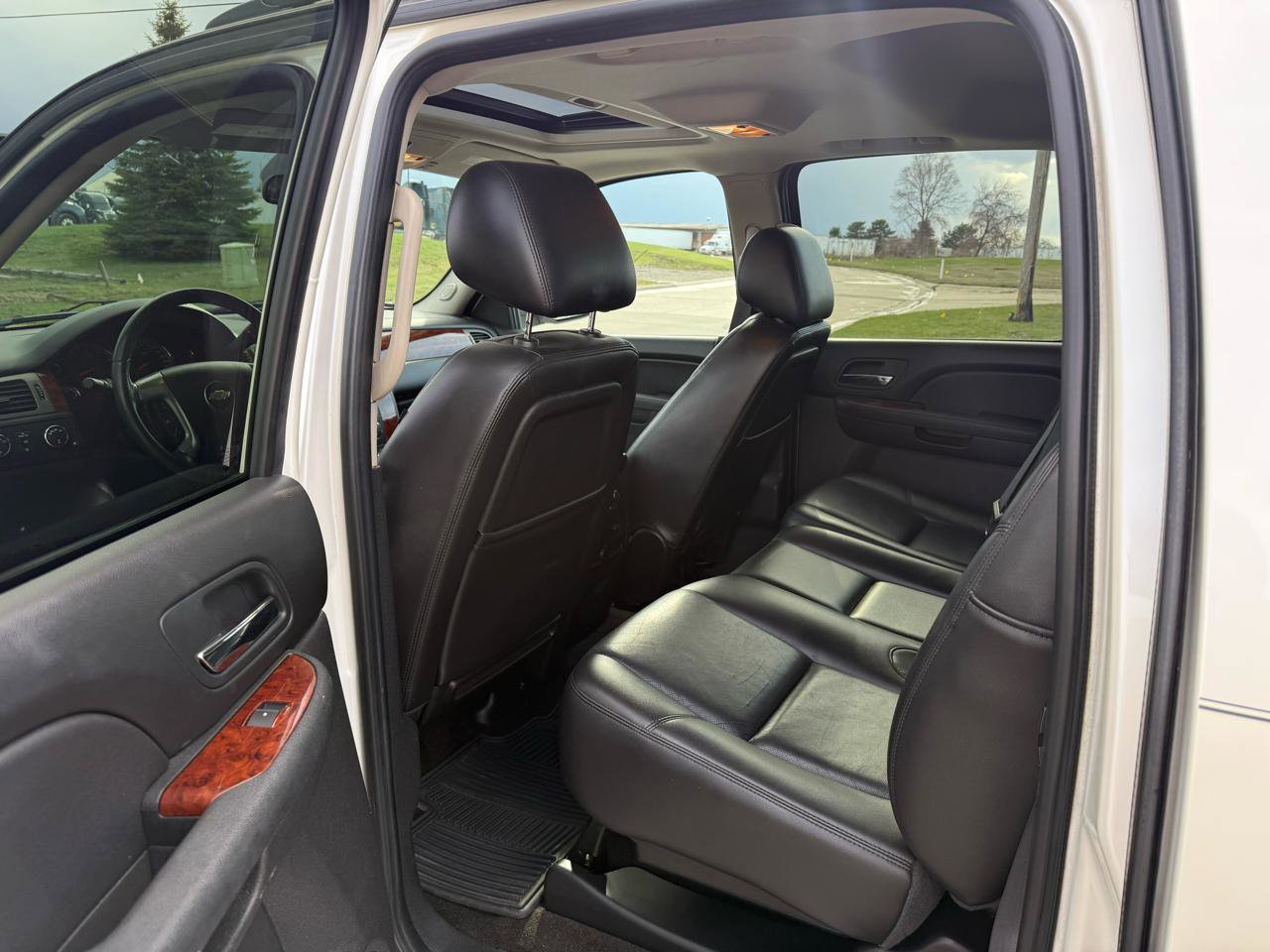 Used 2011 Chevrolet Avalanche LTZ image 19