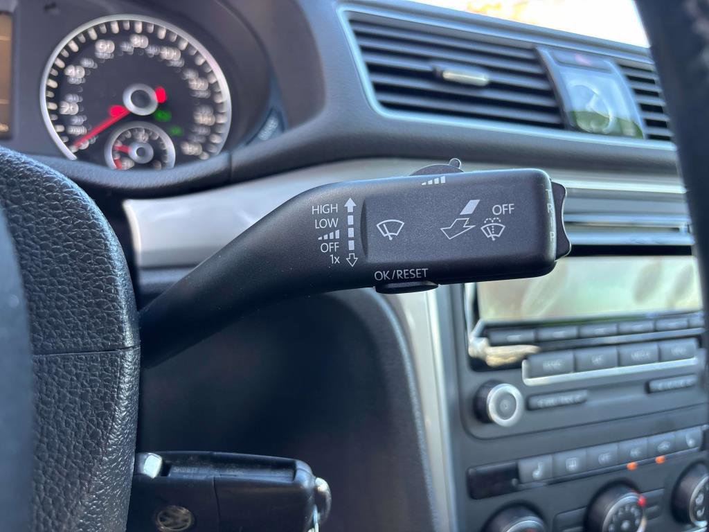 Used 2014 Volkswagen Passat Wolfsburg Edition image 22